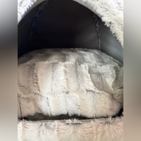 NEW Cozy Gray Cat Bed - Picture 11 of 16